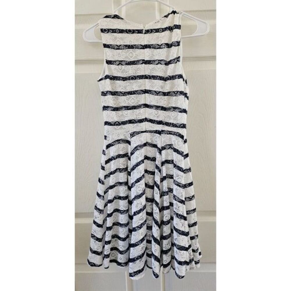 Maison Jules Womans Blue White Floral Lace Mini Fit & Flare Dress Zip Lined XS - Picture 3 of 6